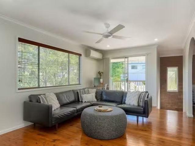 Cozy 1 Mirbelia Street, EVERTON HILLS, QLD 4053 House for Rent