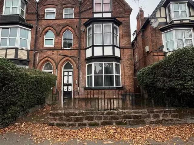 Unique 1 BA Studio flat for rent in Alcester Road, Moseley, Bi.
