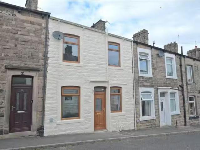 Cheap 1 BA 1 bedroom terraced house for rent in Hill Street, B.