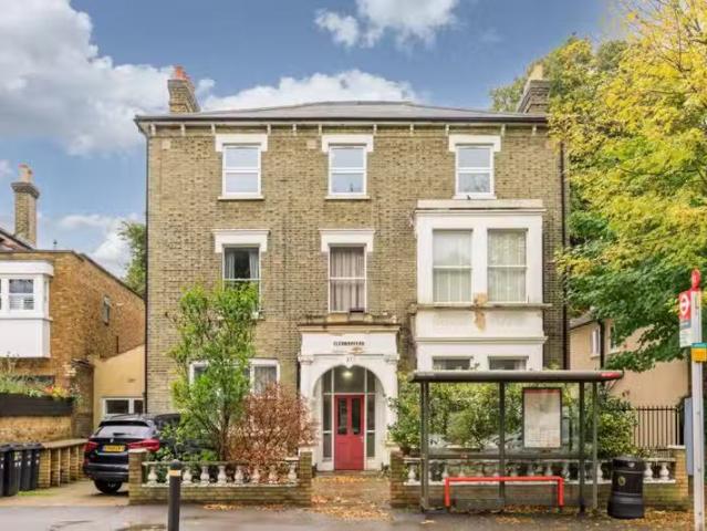 Nice 1 BA 1 bedroom apartment for rent in Hermon Hill, London.