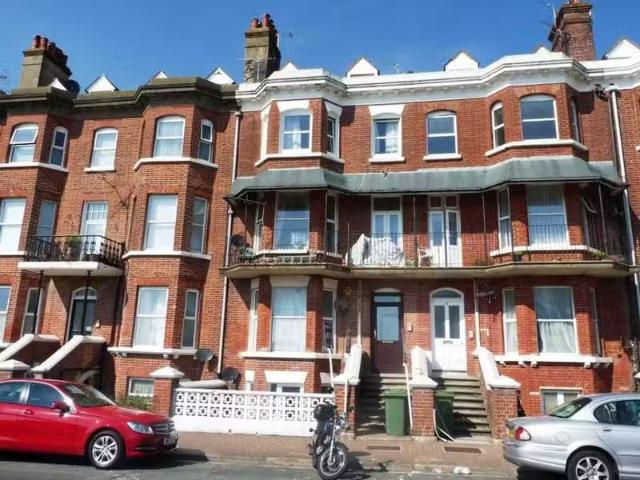 Just in! 1 BA 1 bedroom apartment for rent in South Terrace, L.