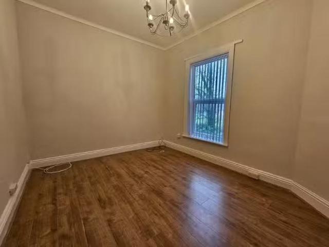 Cheap 1 BA 1 bedroom apartment for rent in Southend Avenue, Da.