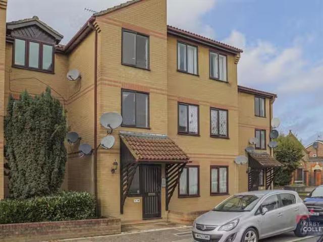 Unique 1 BA 1 bedroom flat for rent in Maple Leaf Court, Cross.
