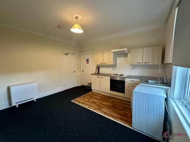 Unique 1 BA 1 bedroom flat for rent in Avenue Road, Doncaster.