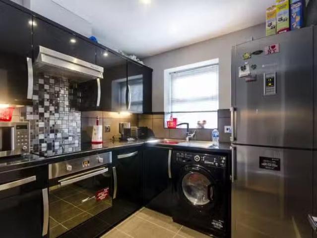 Rental! 1 BA 1 bedroom flat for rent in Angelica Drive, E6, Be.