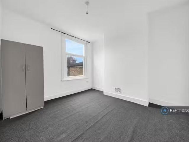 Cozy 1 BA 1 bedroom flat for rent in Burges Road, London, E6