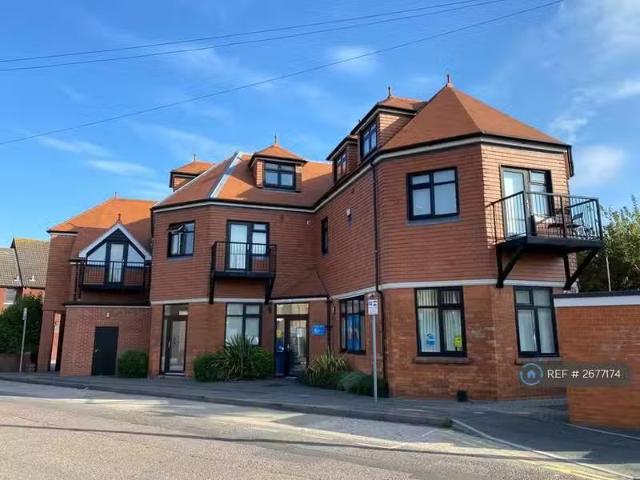 Just in! 1 BA 1 bedroom flat for rent in Capstone Road, Bourne.