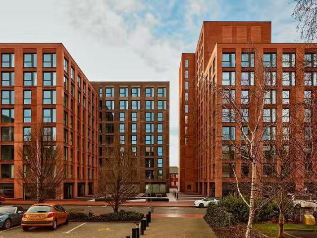 Unique 1 BA 1 bedroom flat for rent in Dumballs Road, Cardiff.