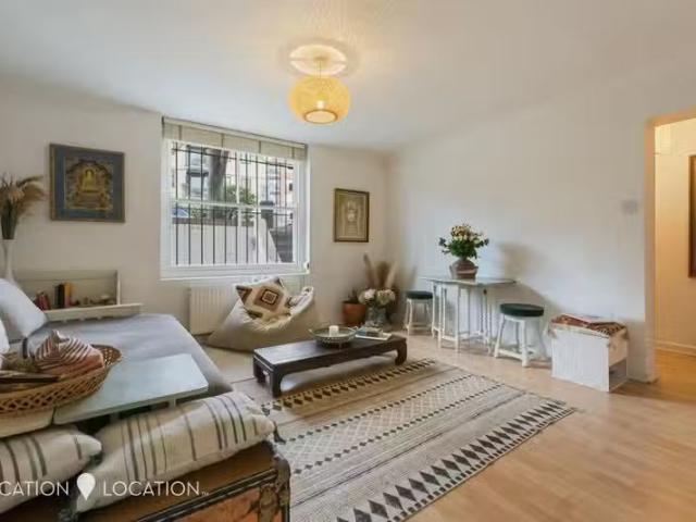 Cheap 1 BA 1 bedroom flat for rent in Evering Road, London, E5