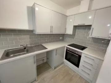 Nice 1 BA 1 bedroom flat for rent in Fernwood Court, Christchu.