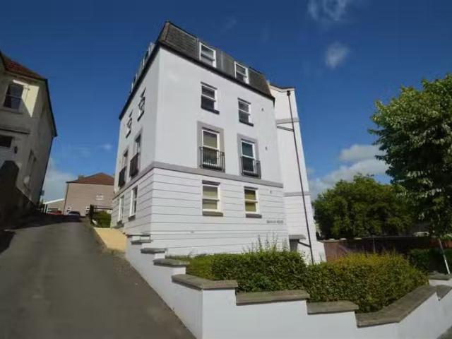 Unique 1 BA 1 bedroom flat for rent in Gillham House, Claremon.
