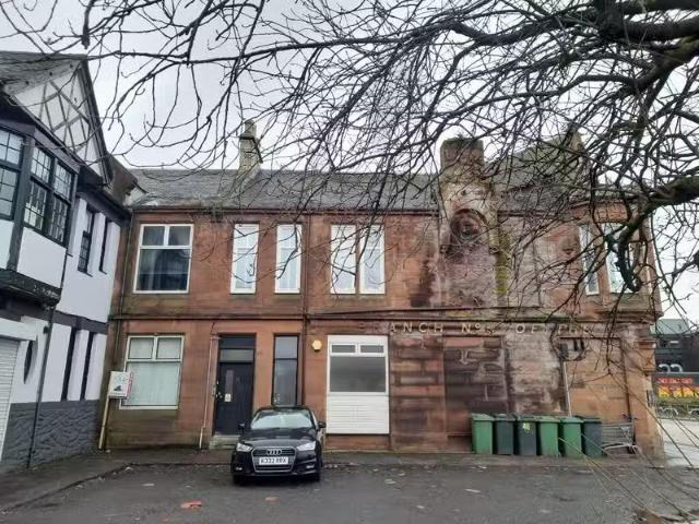 Rental! 1 BA 1 bedroom flat for rent in Glencairn Square, Kilm.
