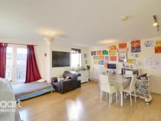Nice 1 BA 1 bedroom flat for rent in Hampden Gardens, Cambridg.
