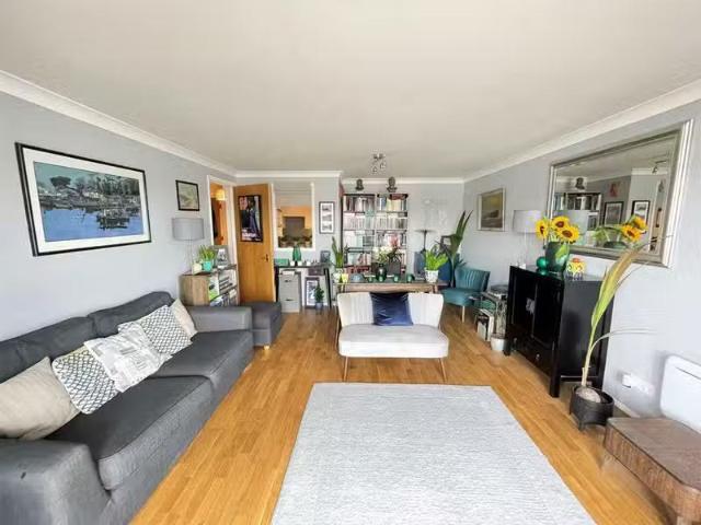 Cozy 1 BA 1 bedroom flat for rent in Jardine Road, Wapping, E1W