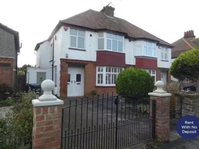 Rental! 1 BA 1 bedroom flat for rent in Lindenthorpe Road, Bro.