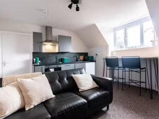 For Rent! 1 BA 1 bedroom flat for rent in Radbourne Street, De.
