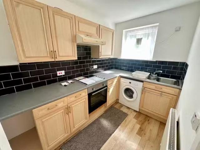 For Rent! 1 BA 1 bedroom flat for rent in Rosehill Drive, Aber.