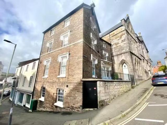 Just in! 1 BA 1 bedroom flat for rent in St. Peter Street, The.