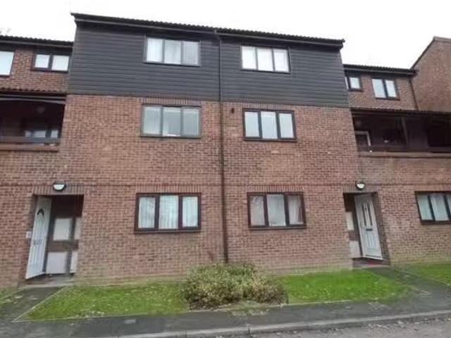 Cozy 1 BA 1 bedroom flat for rent in Wordsworth Court, Hatfiel.