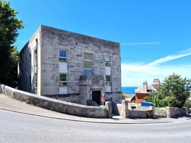 New 1 BA 1 bedroom ground floor flat for rent in Fortuneswell.