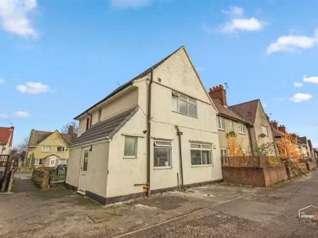 Deal! 1 BA 1 bedroom house share for rent in 28 The Crescent.