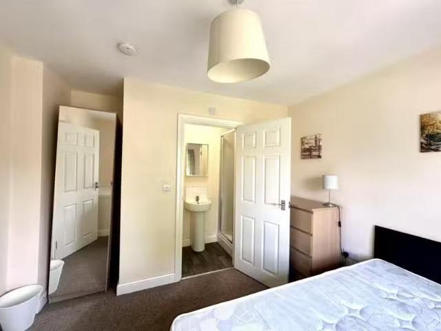 Charming 1 BA 1 bedroom house share for rent in St Vincent Ave.
