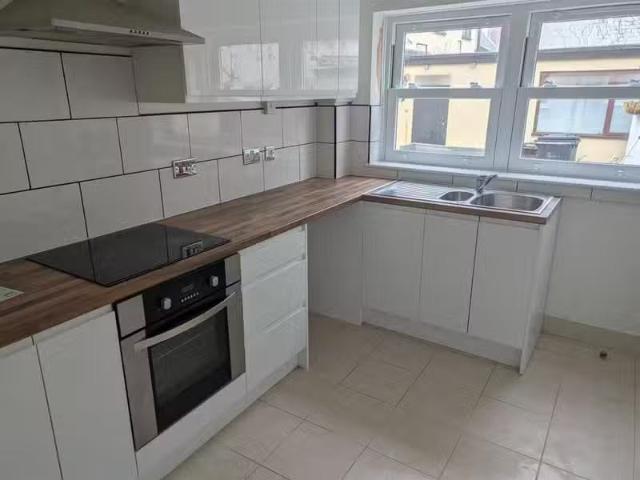Nice 1 BA 1 bedroom maisonette for rent in Providence Place, I.