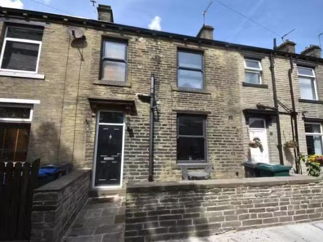 Cozy 1 BA 2 bedroom terraced house for rent in 8 Derby Street.