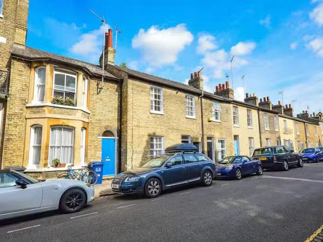 Rental! 1 BA 2 bedroom terraced house for rent in Victoria Str.
