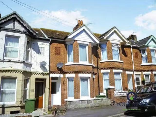 New 1 BA 2 bedroom terraced house for rent in Albert Road, Fol.