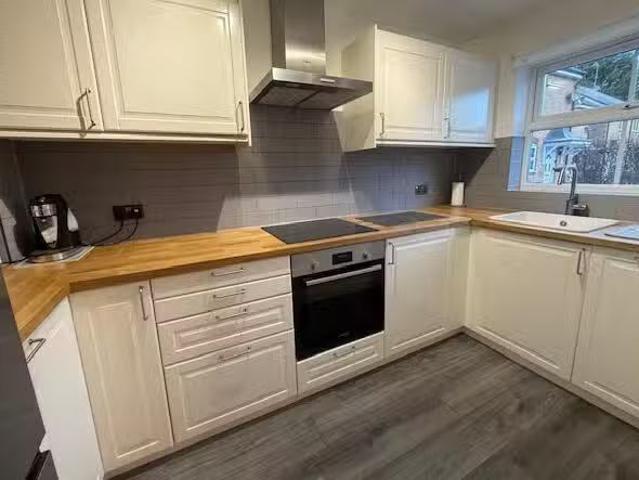 Just in! 1 BA 2 bedroom terraced house for rent in Birdhaven C.