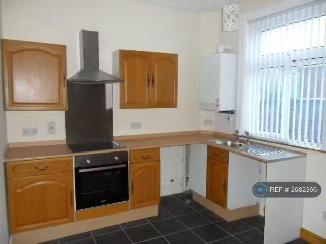 Unique 1 BA 2 bedroom terraced house for rent in Osborne Grove.