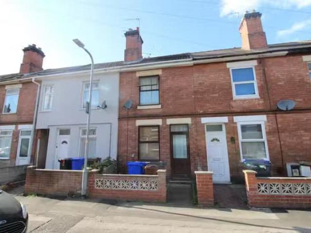 New 1 BA 2 bedroom terraced house for rent in South Broadway S.