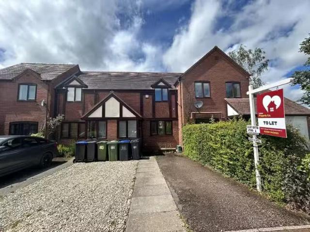 Cozy 1 BA 2 bedroom town house for rent in Mill Close, Wolvert.