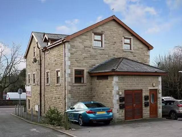 Cheap 1 BA 2 bedroom apartment for rent in 1 George Lane, Read.