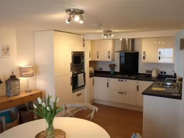 For Rent! 1 BA 2 bedroom apartment for rent in 9 Hillsborough.