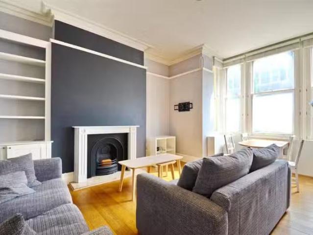 Nice 1 BA 2 bedroom apartment for rent in Cotham Vale, Cotham.