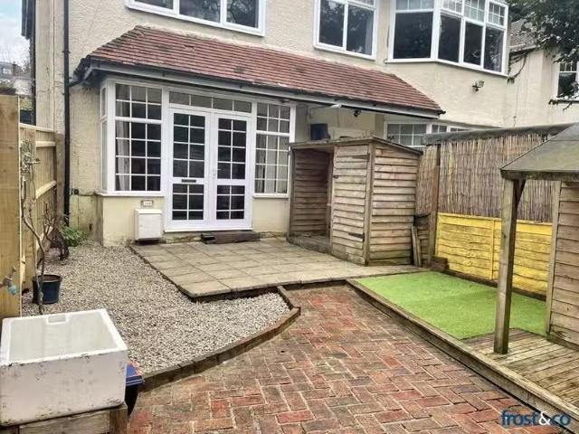 Charming 1 BA 2 bedroom apartment for rent in Chester Road, Br.
