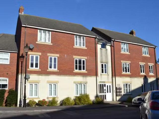Just in! 1 BA 2 bedroom apartment for rent in Abbey Manor Park.