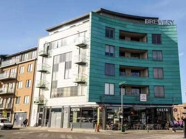 For Rent! 1 BA 2 bedroom apartment for rent in Brewery Square.