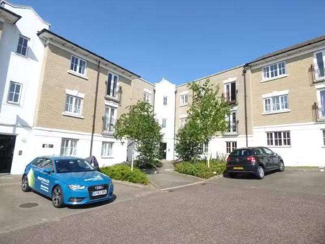Just in! 1 BA 2 bedroom apartment for rent in George Williams.