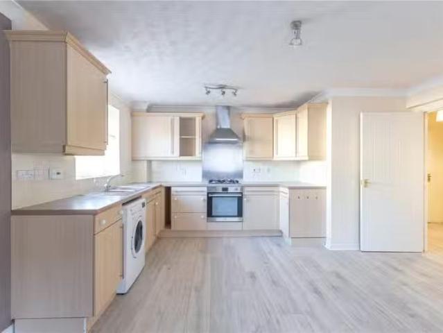 Deal! 1 BA 2 bedroom apartment for rent in Griffen Road, Westo.