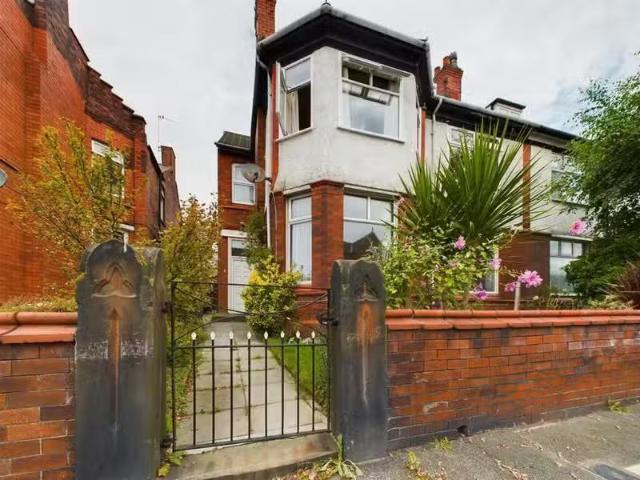 Just in! 1 BA 2 bedroom apartment for rent in Ennerdale Road.