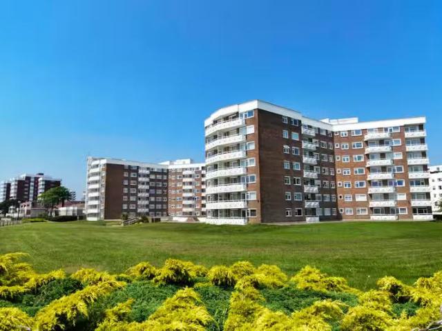 Charming 1 BA 2 bedroom apartment for rent in Elizabeth Court.