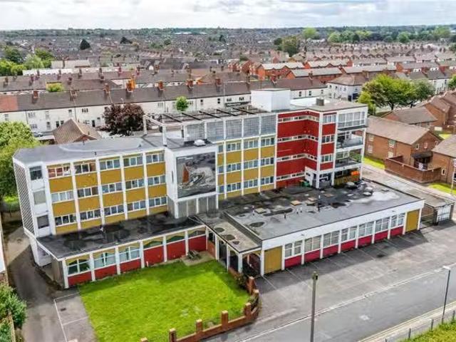 Just in! 1 BA 2 bedroom apartment for rent in Hope Street, Gri.