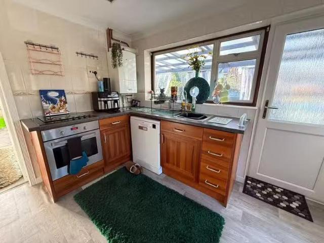 Charming 1 BA 2 bedroom bungalow for rent in The Doglands, Lea.