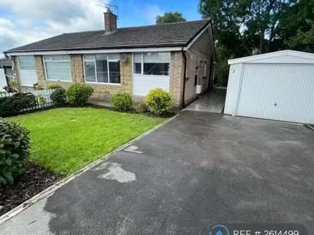 Charming 1 BA 2 bedroom bungalow for rent in Escroft Close, Wy.