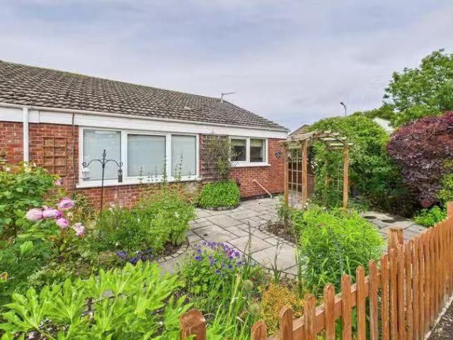 For Rent! 1 BA 2 bedroom bungalow for rent in Honiton Road, Cl.