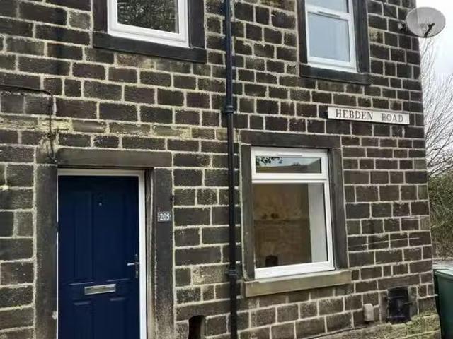 Rental! 1 BA 2 bedroom cottage for rent in Hebden Road, Hawort.
