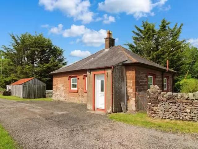 Cheap 1 BA 2 bedroom detached house for rent in Foregirth Lodg.